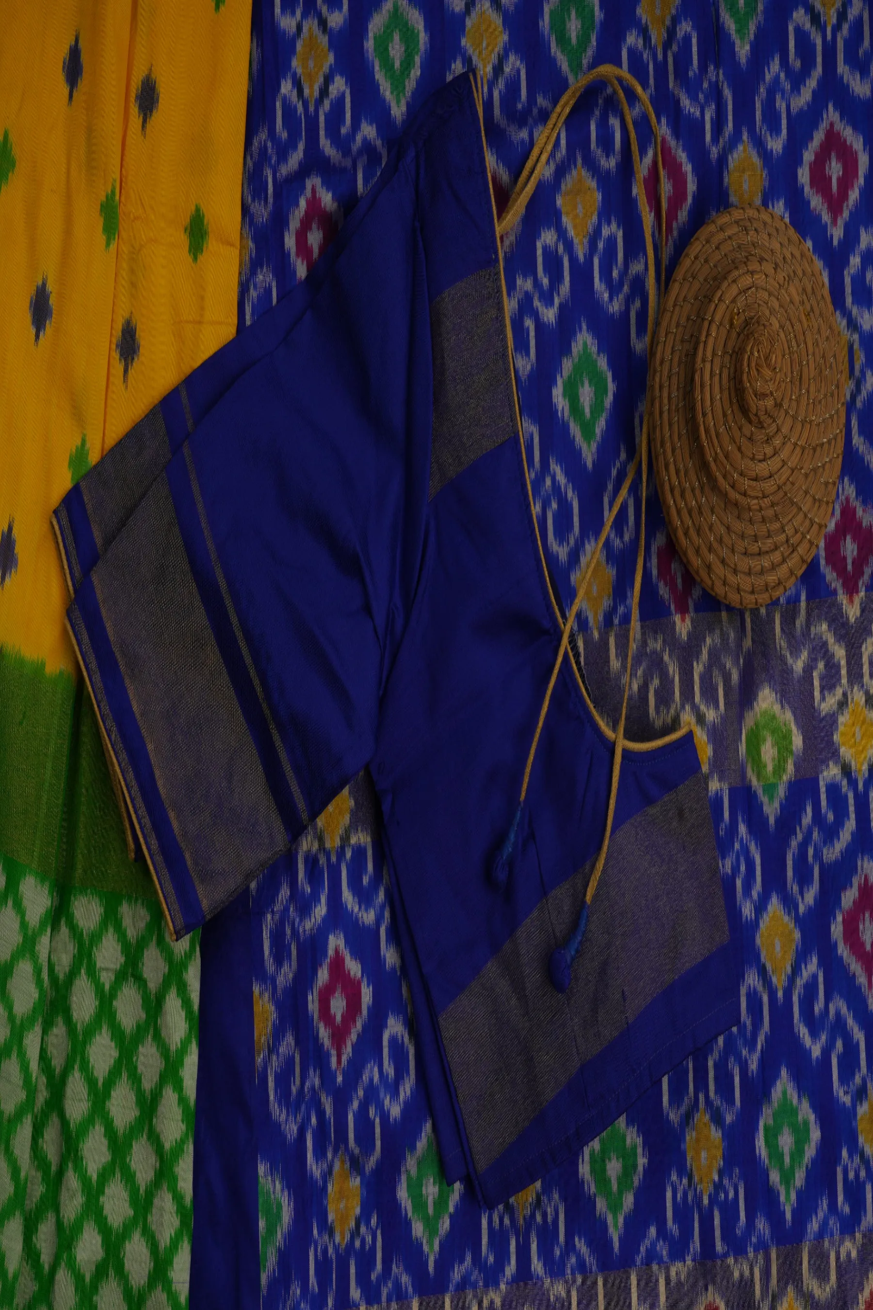 Exquisite Pure Pochampally Ikkat Silk Saree | Flowy & Unique Borders