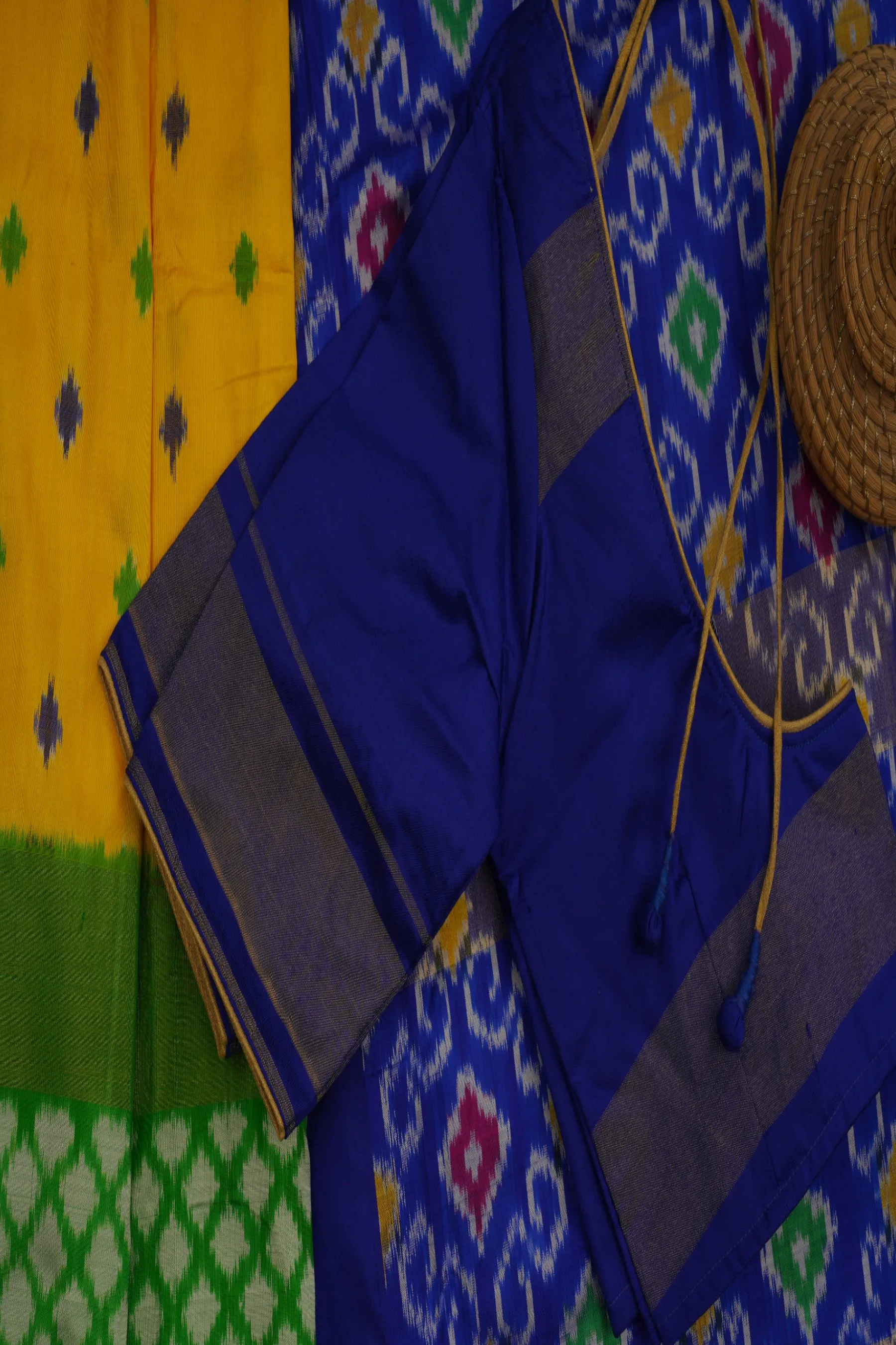 Exquisite Pure Pochampally Ikkat Silk Saree | Flowy & Unique Borders