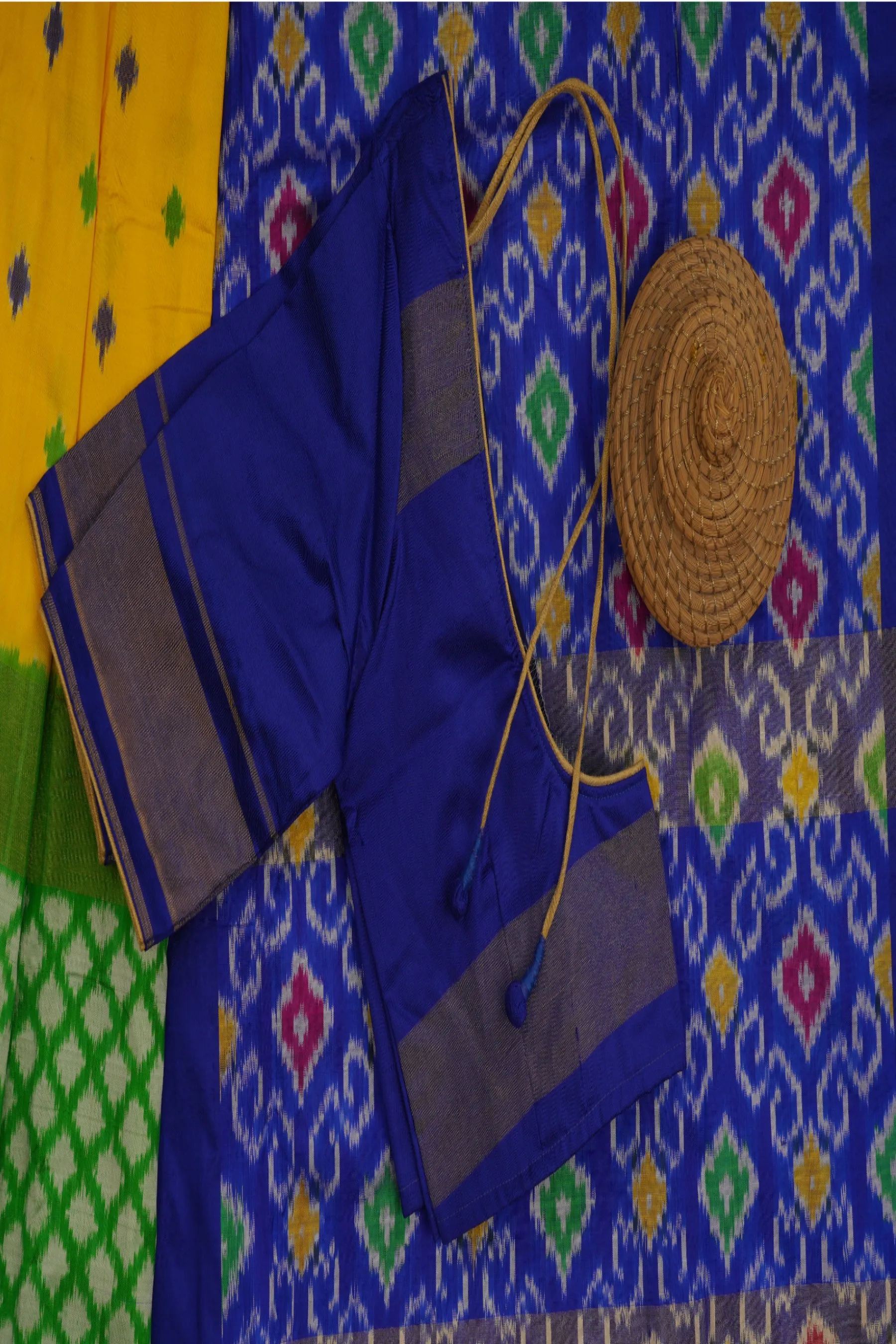 Exquisite Pure Pochampally Ikkat Silk Saree | Flowy & Unique Borders