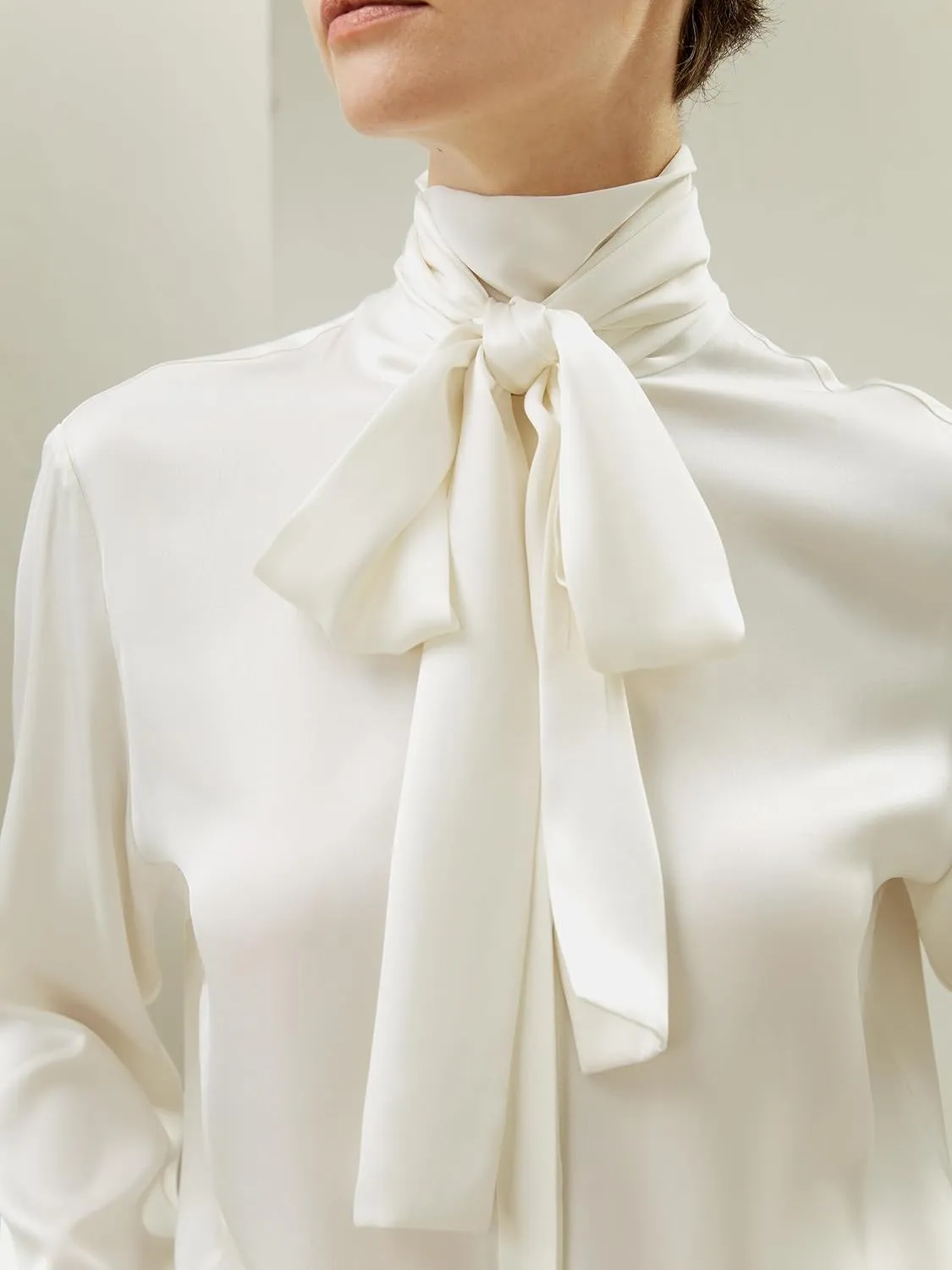 LilySilk Womens Pure Silk Shirt Ladies 22MM Mulberry Silk Bow Tie Blouse with Turtleneck Ribbon Versatile Casual Work