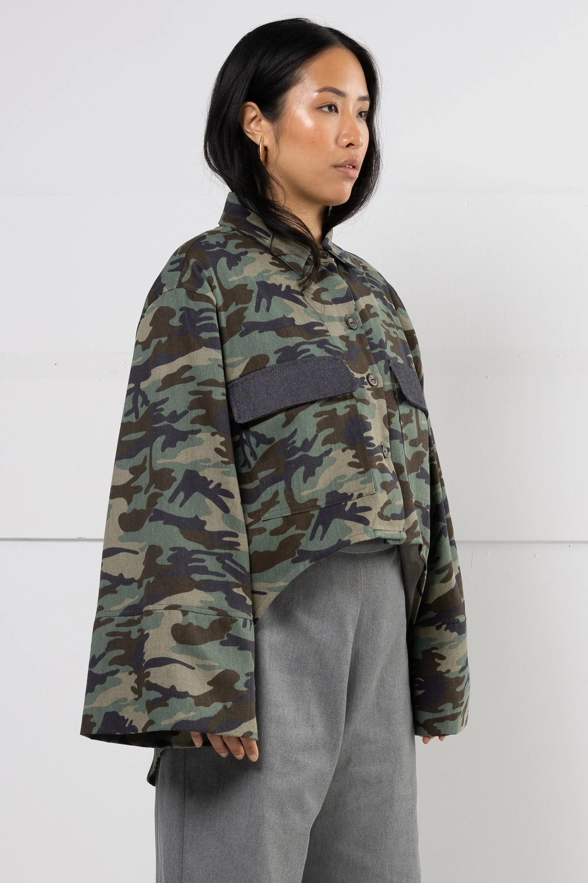 LUTHER CROPPED CAMO SHIRT