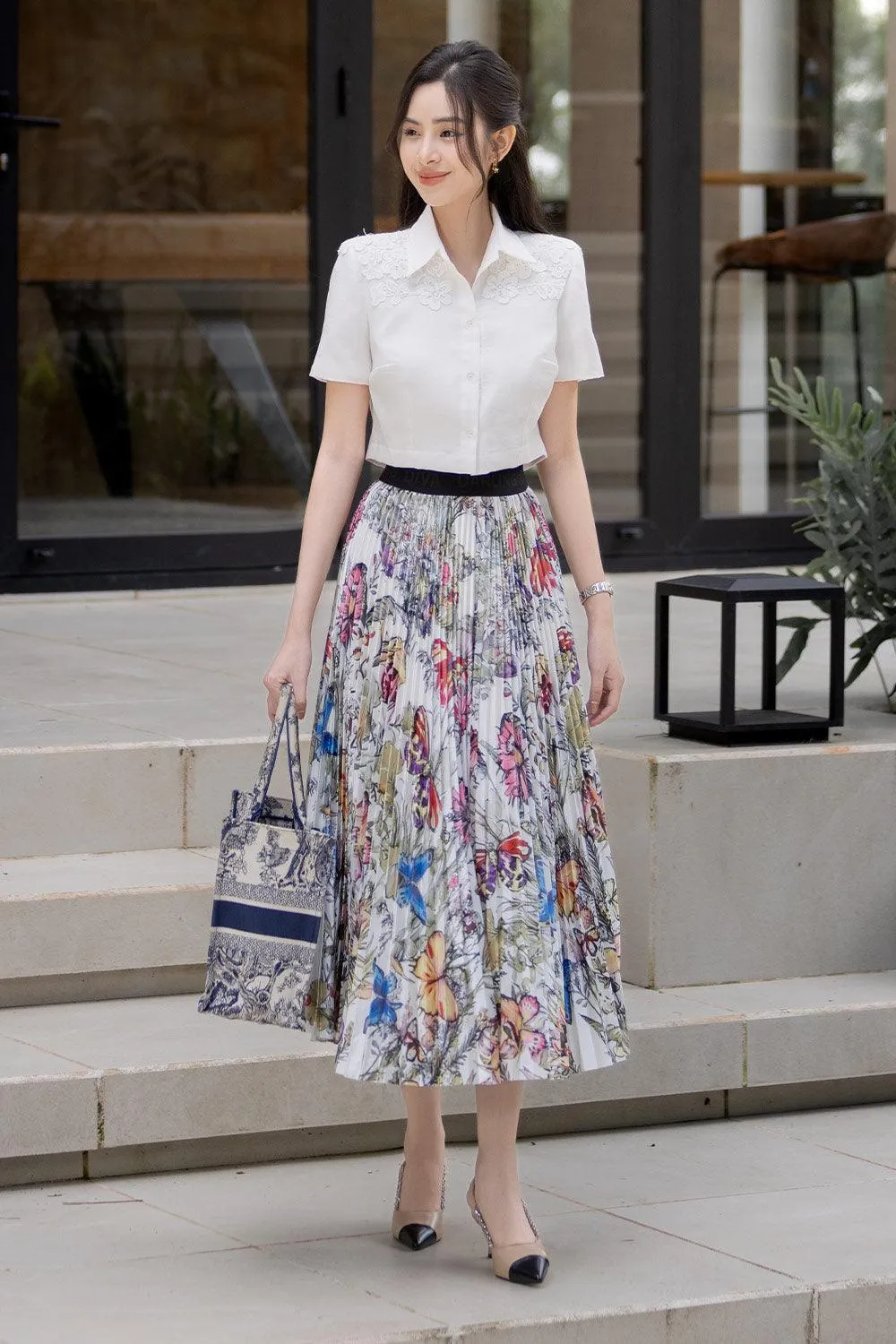 Milly Cropped Flower Applique Linen Shirt