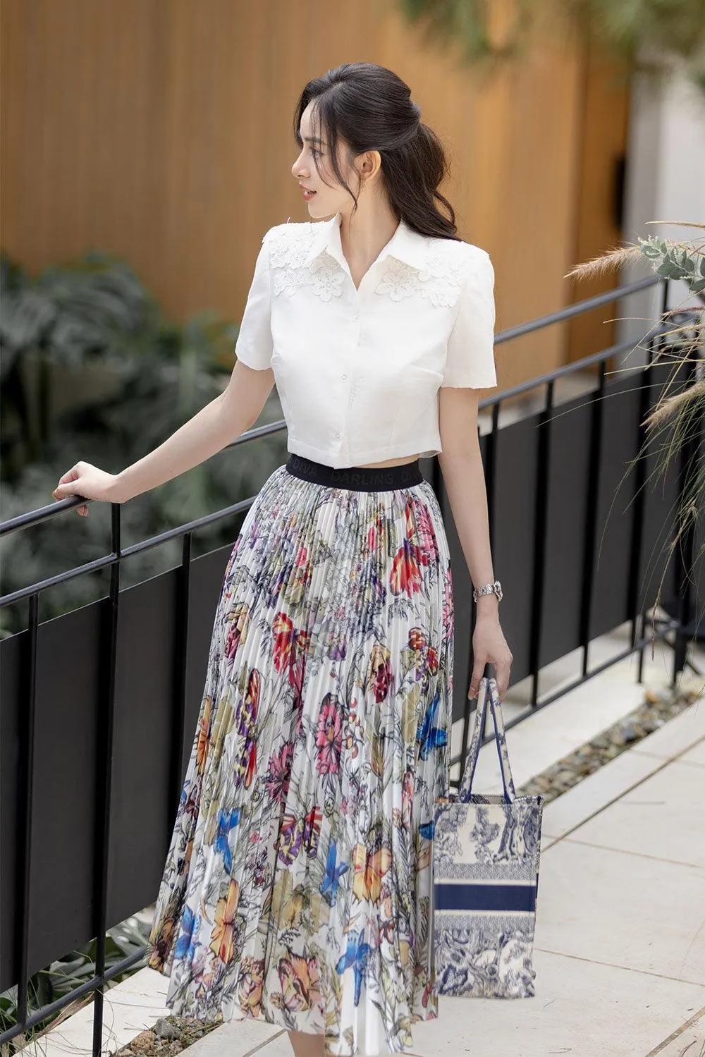 Milly Cropped Flower Applique Linen Shirt