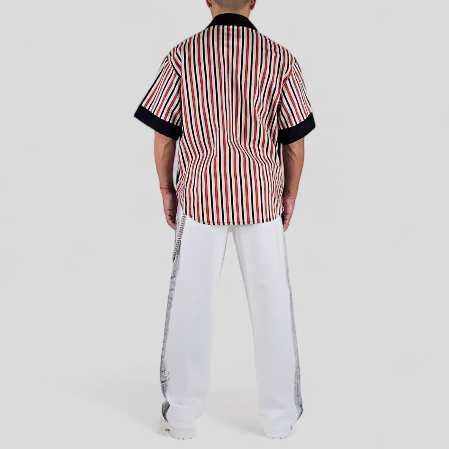 Oversized fit short sleeve shirt with striped back